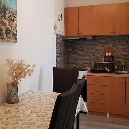 Apartment Lara *